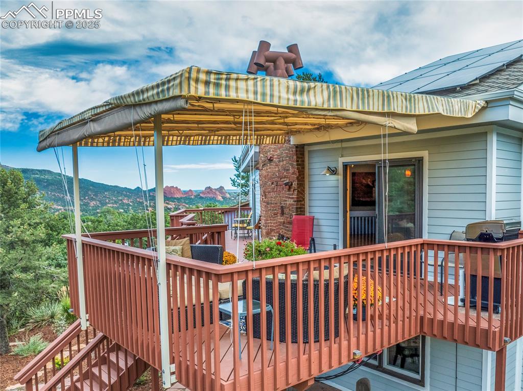 Image 37 of 40: Upper Deck