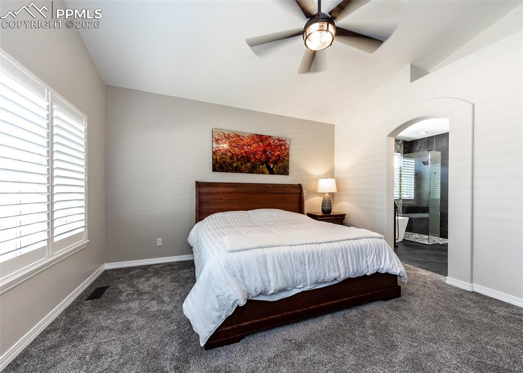 Image 25 of 50: Bedroom