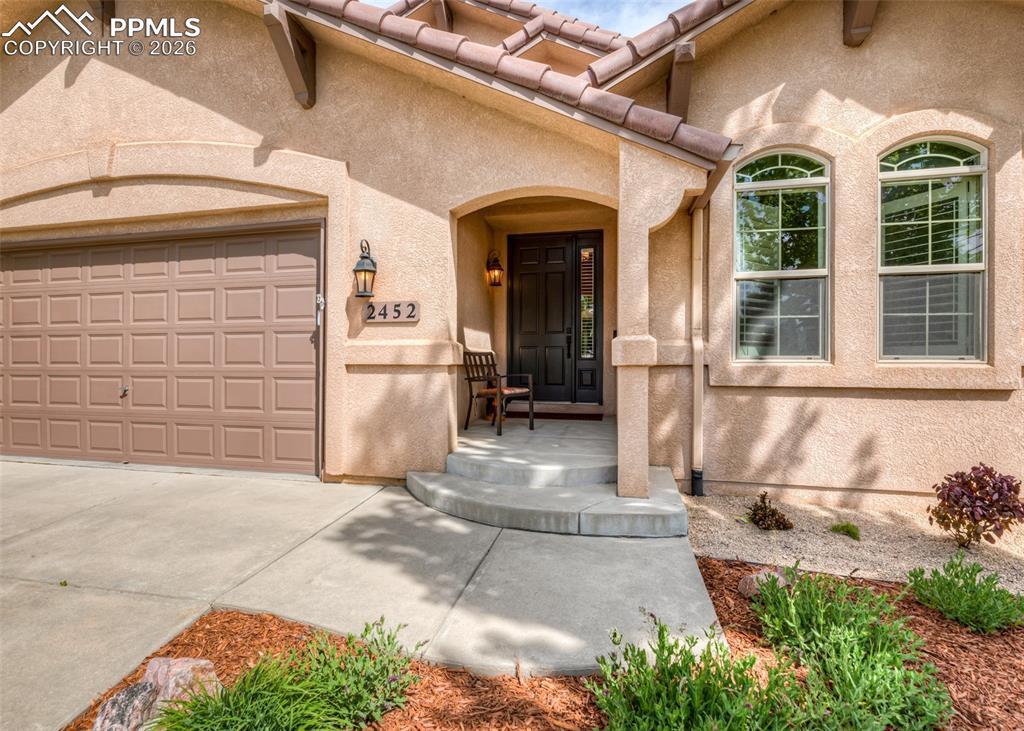 Image 3 of 50: Entry