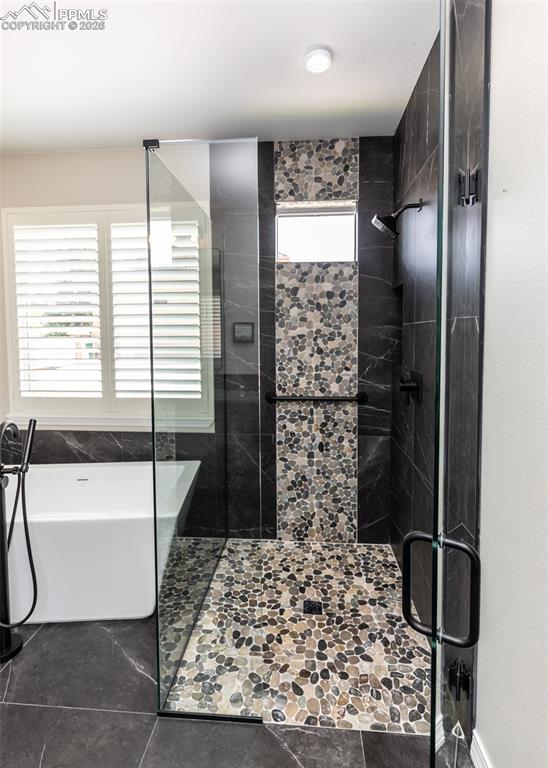 Image 32 of 50: Bathroom