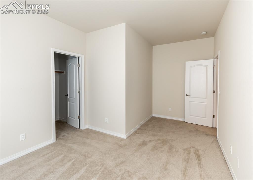 Image 43 of 50: Bedroom