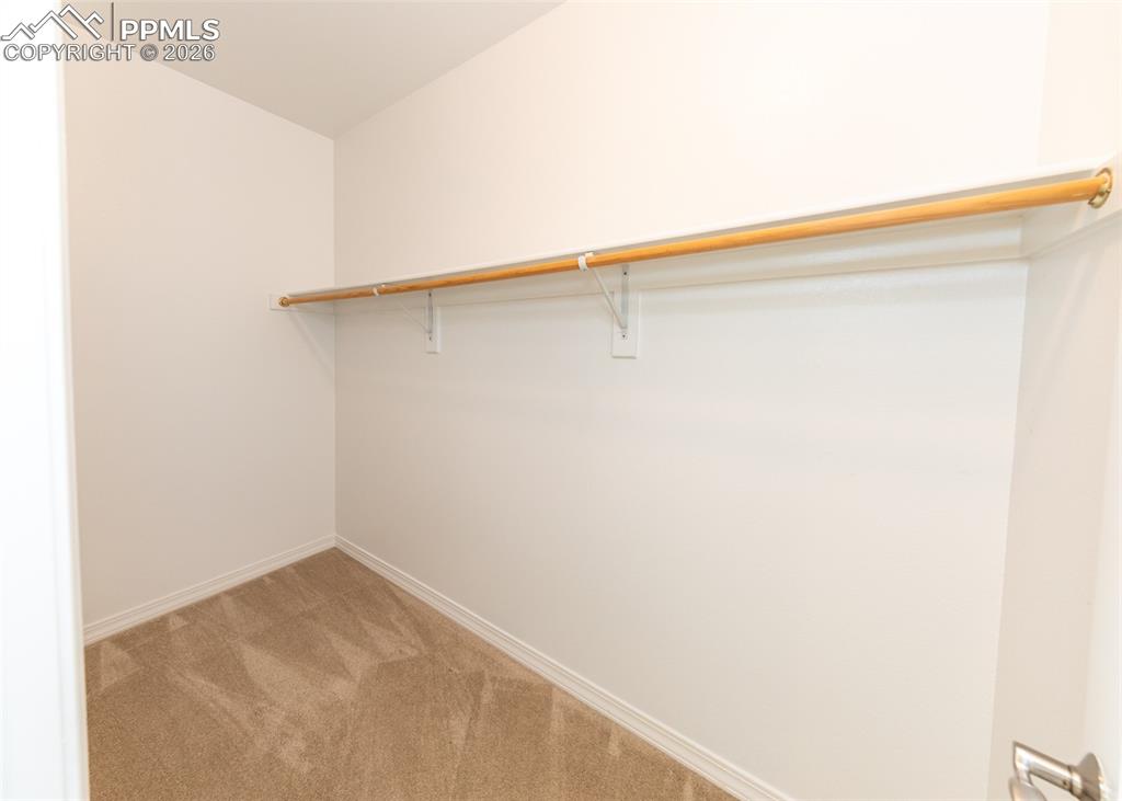 Image 45 of 50: Closet