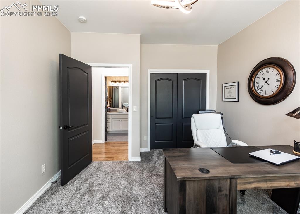 Image 7 of 50: Office