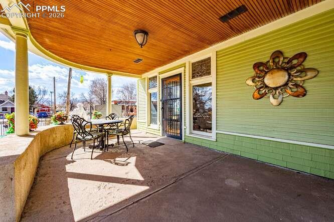 Image 38 of 50: Patio