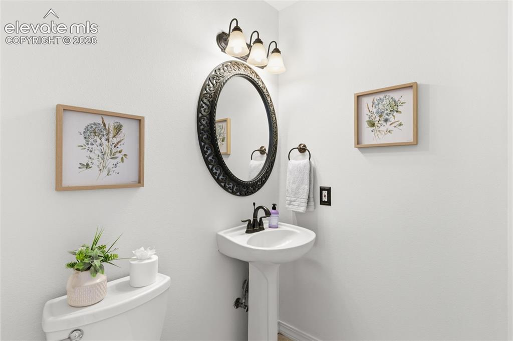 Image 14 of 41: Bathroom