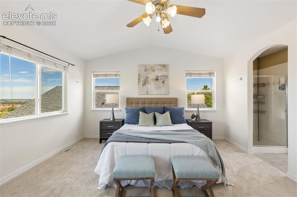 Image 19 of 41: Bedroom