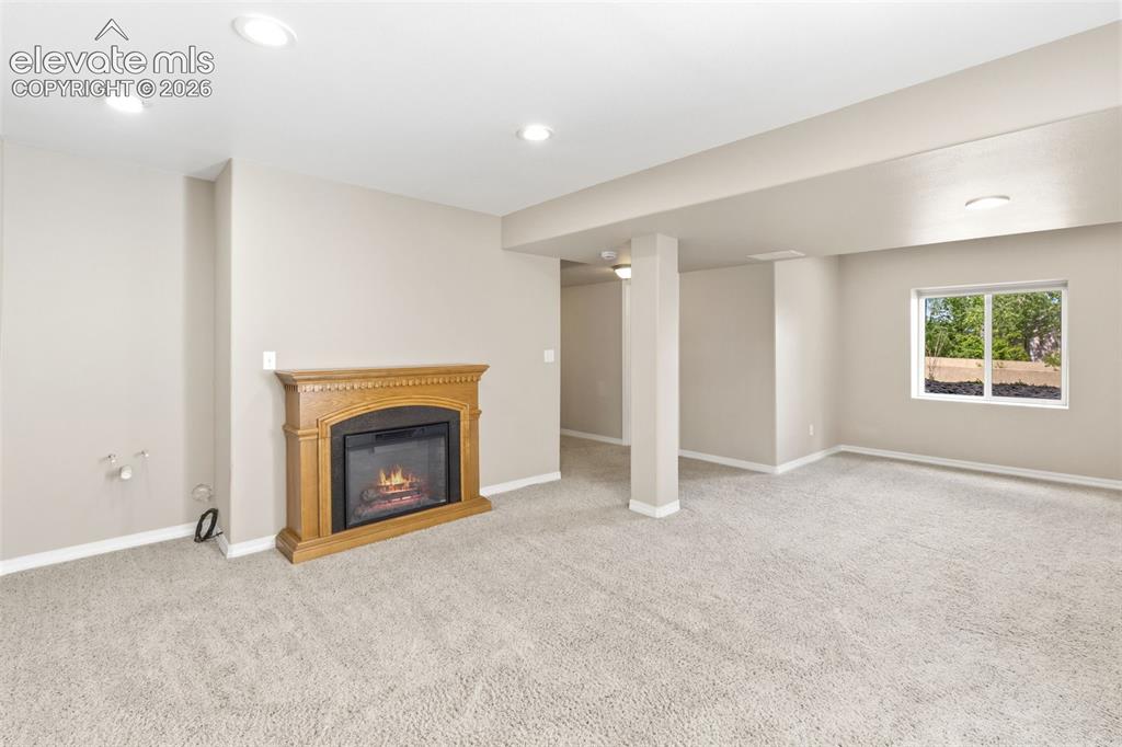 Image 31 of 41: Family Room