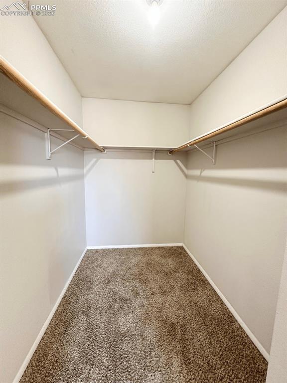 Image 15 of 21: Closet