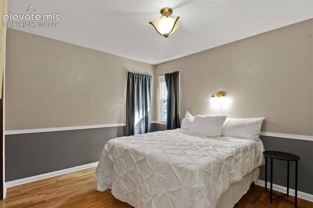 Image 18 of 49: Bedroom