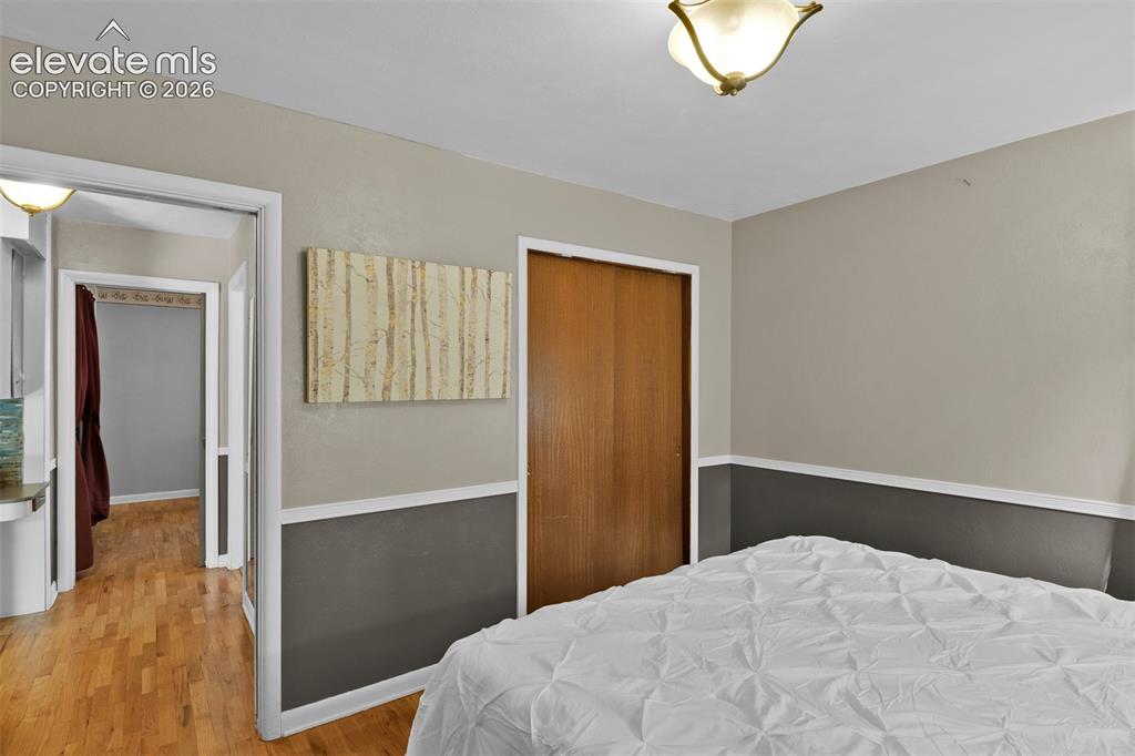 Image 19 of 49: Bedroom