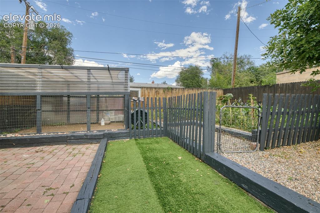 Image 49 of 49: Yard