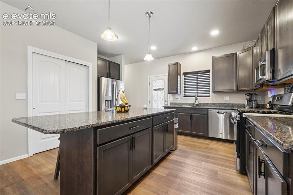 Image 10 of 42: Kitchen