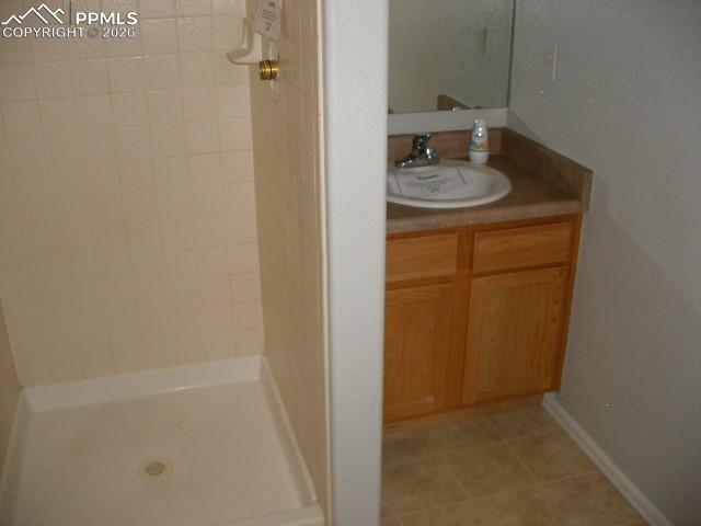 Image 25 of 36: Bathroom