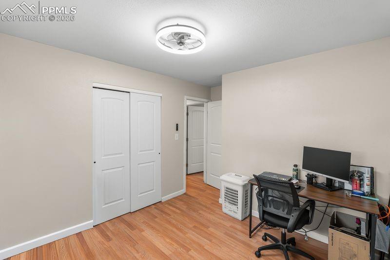 Image 16 of 20: Spare bedroom