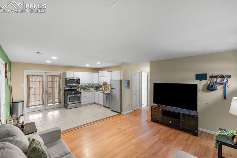 Image 6 of 20: Living Room