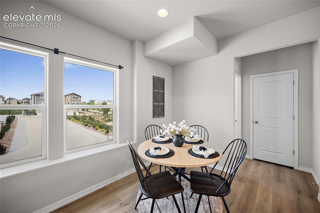 Image 10 of 45: Dining Area