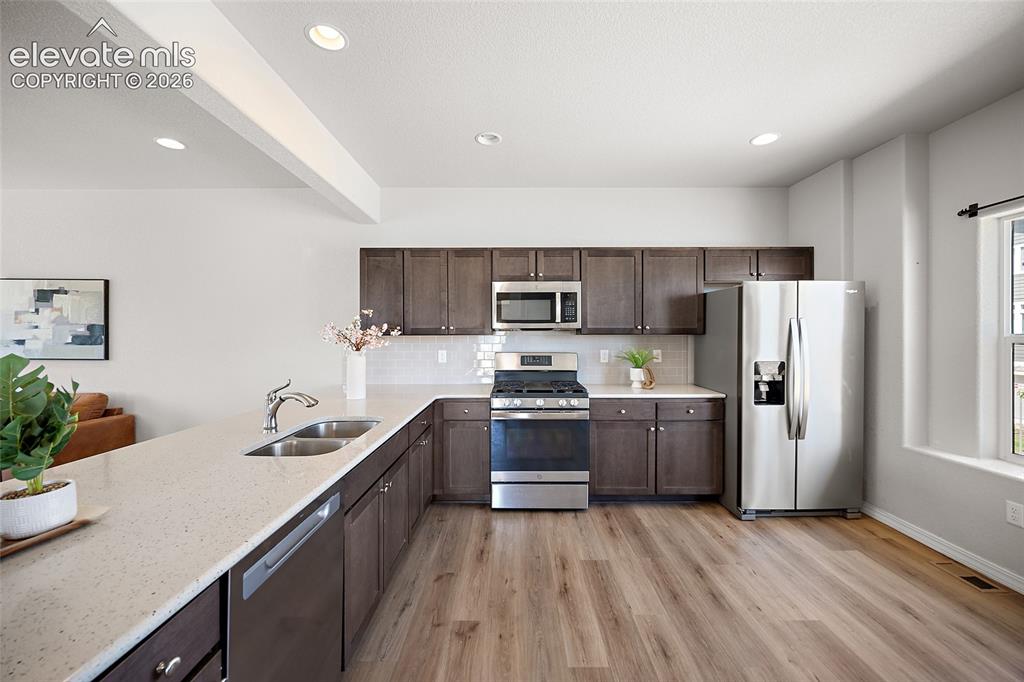 Image 12 of 45: Kitchen