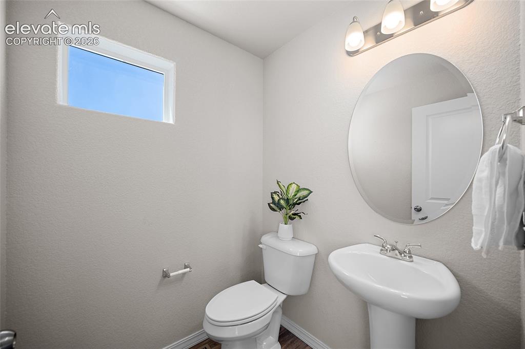Image 17 of 45: Bathroom