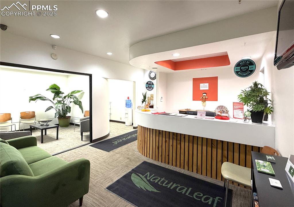 Image 2 of 6: Reception