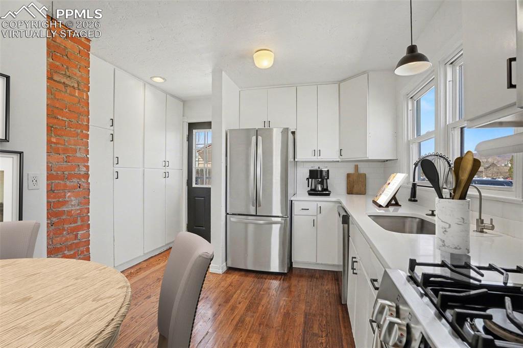 Image 14 of 26: Virtually Staged