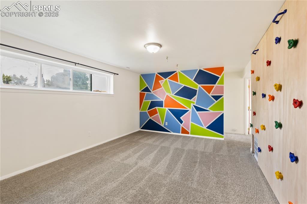 Image 19 of 31: Family Room