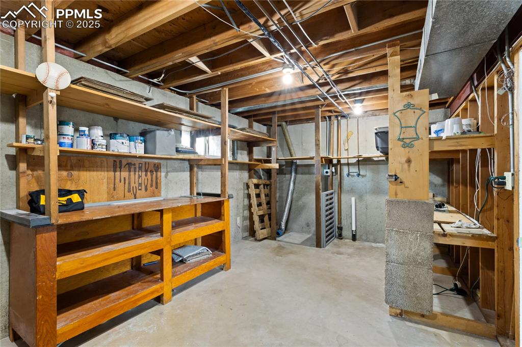 Image 33 of 35: Storage and laundry