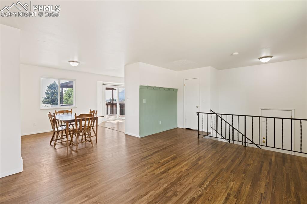 Image 4 of 31: Hardwood floors