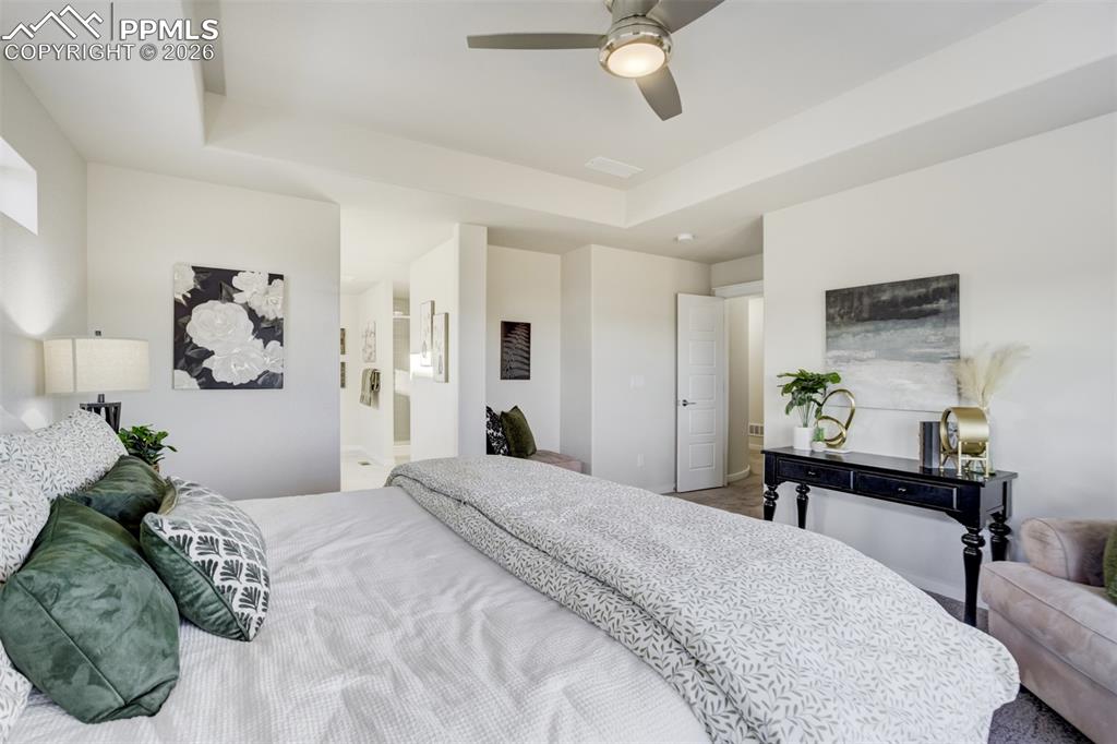 Image 20 of 50: Bedroom