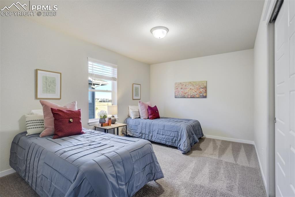 Image 28 of 50: Bedroom