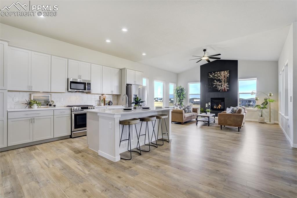 Image 4 of 50: Kitchen