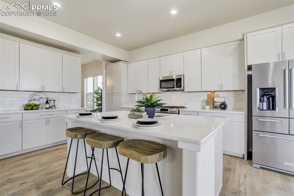 Image 6 of 50: Kitchen