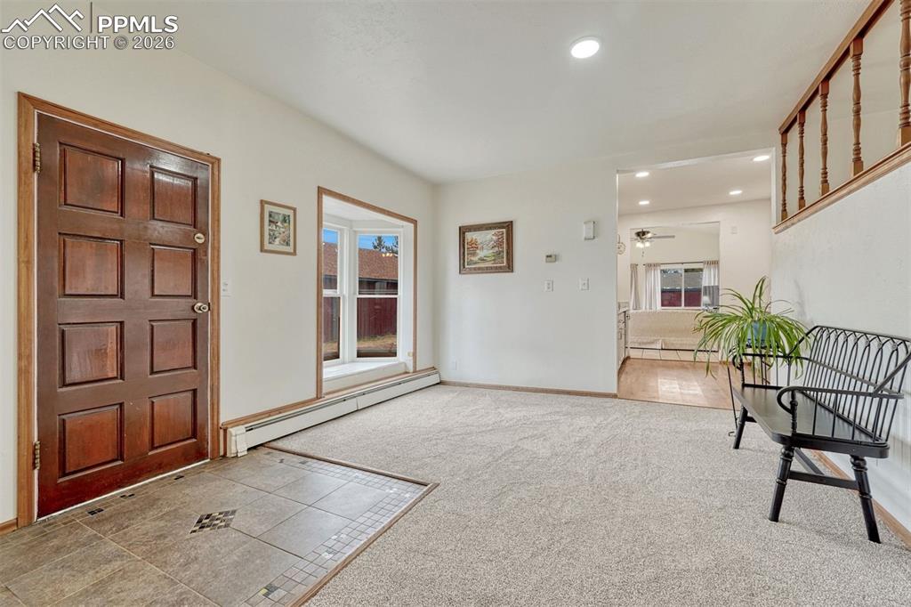 Image 26 of 41: Entry