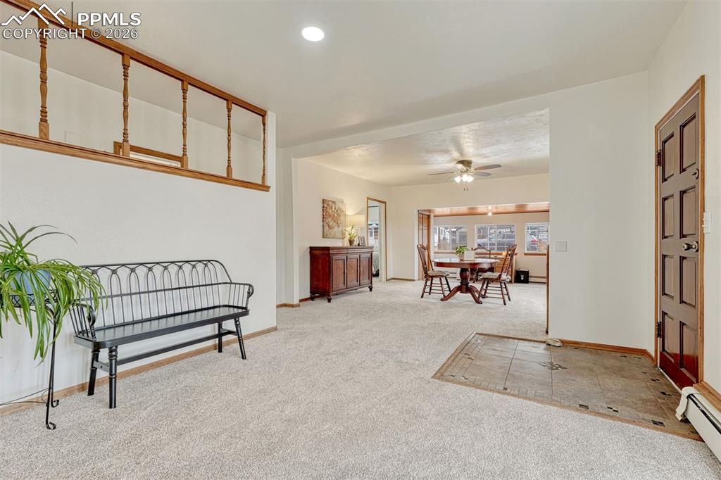 Image 27 of 41: Entry