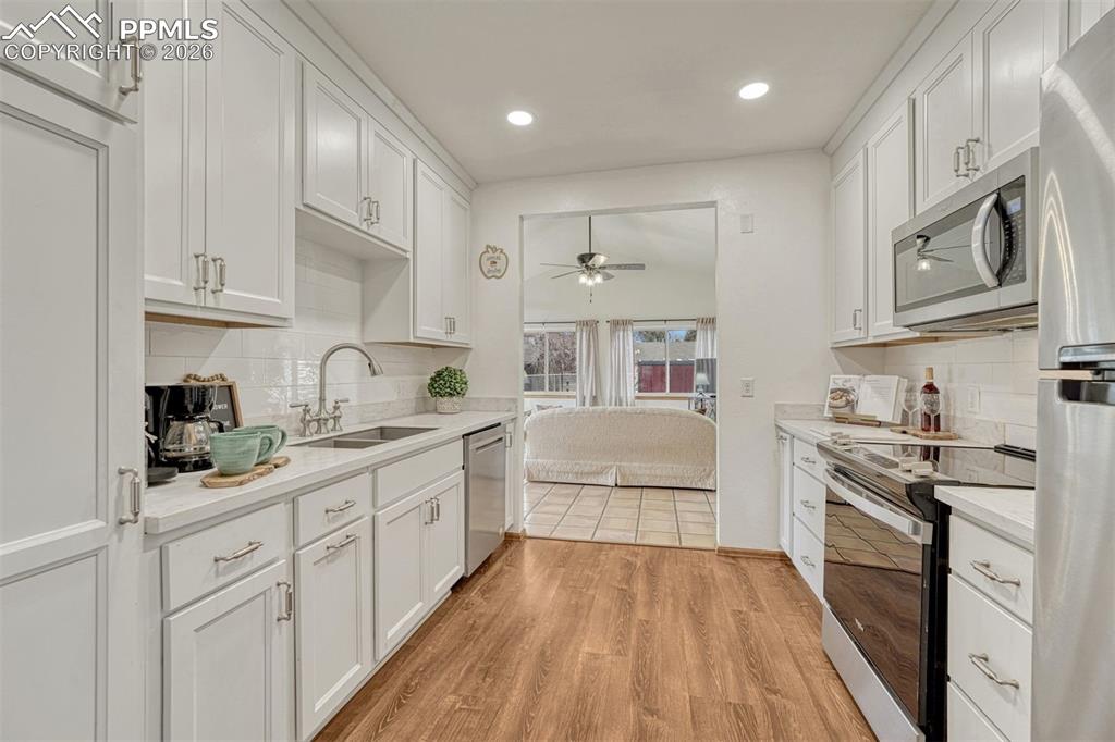 Image 5 of 41: Kitchen