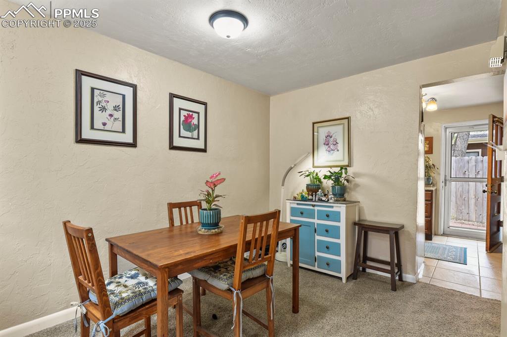 Image 10 of 47: Dining Area