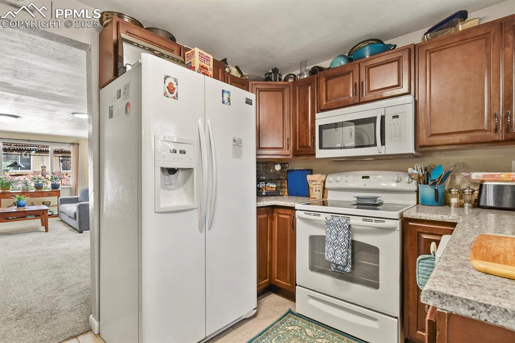 Image 12 of 47: Kitchen