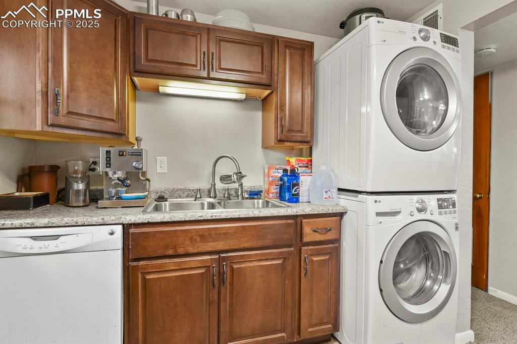 Image 15 of 47: Laundry