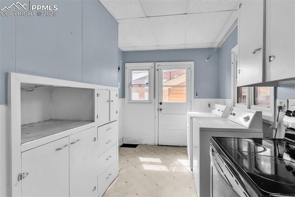 Image 15 of 30: Laundry