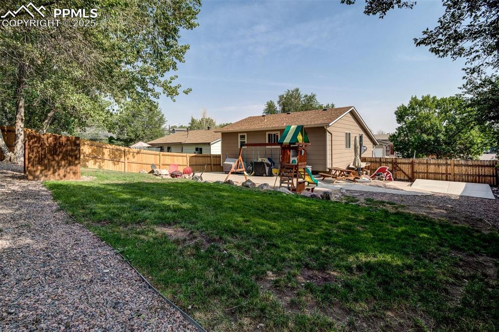 Image 23 of 27: Spacious area for all activities!!!