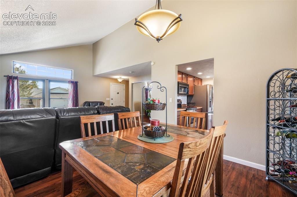 Image 9 of 50: Living Room