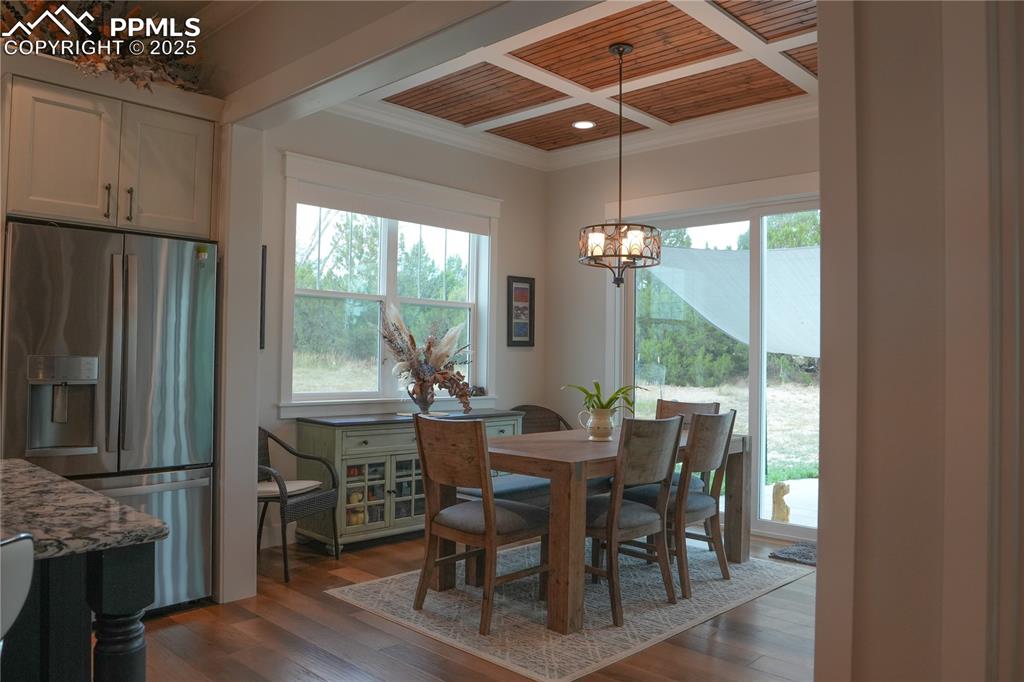 Image 10 of 50:  Dining Area, Ambient light, Aesthetic,