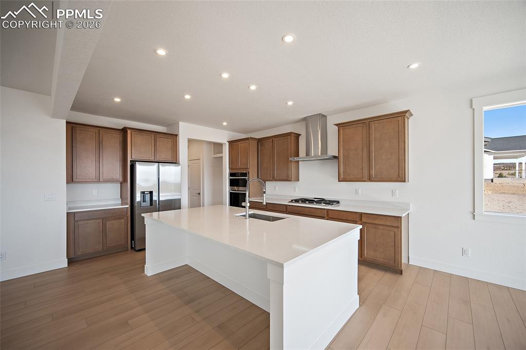 Image 2 of 39: Kitchen