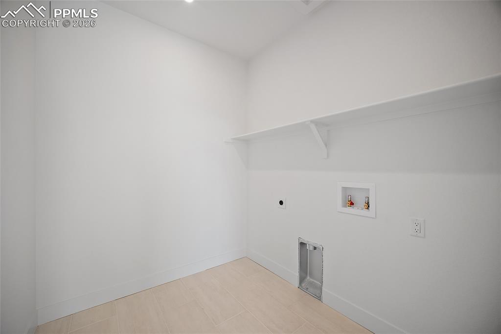 Image 27 of 39: Laundry