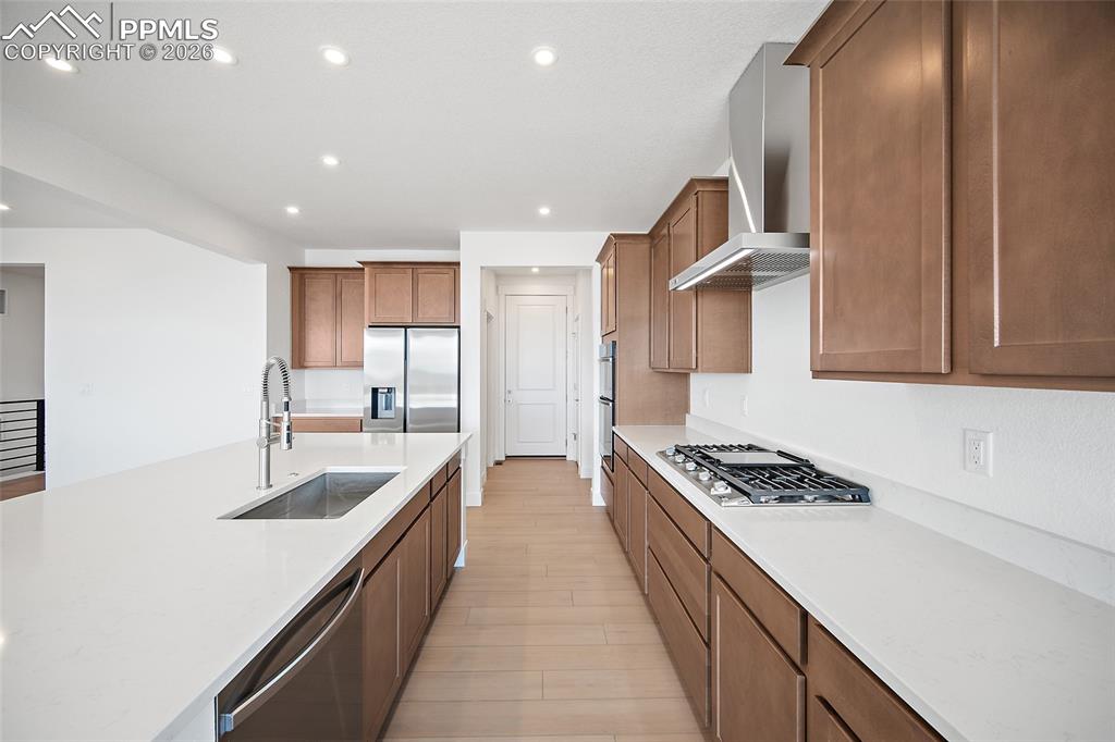 Image 3 of 39: Kitchen