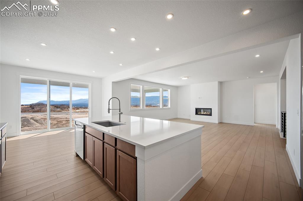 Image 5 of 39: Kitchen