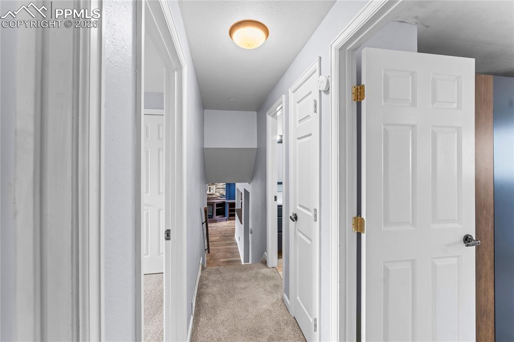 Image 16 of 40: Upper hallway