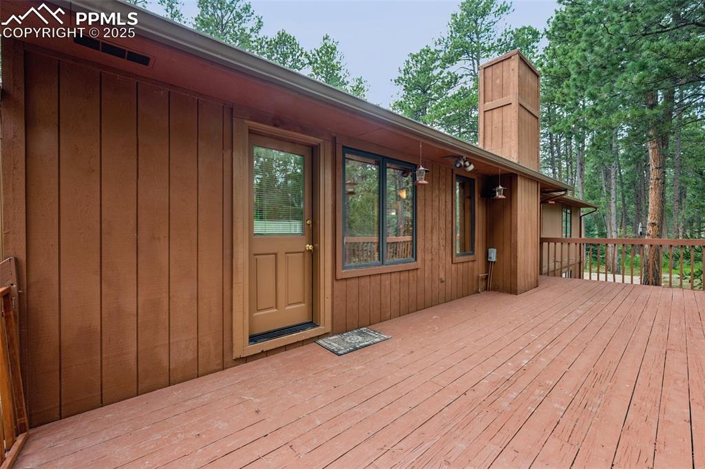 Image 21 of 49: Deck