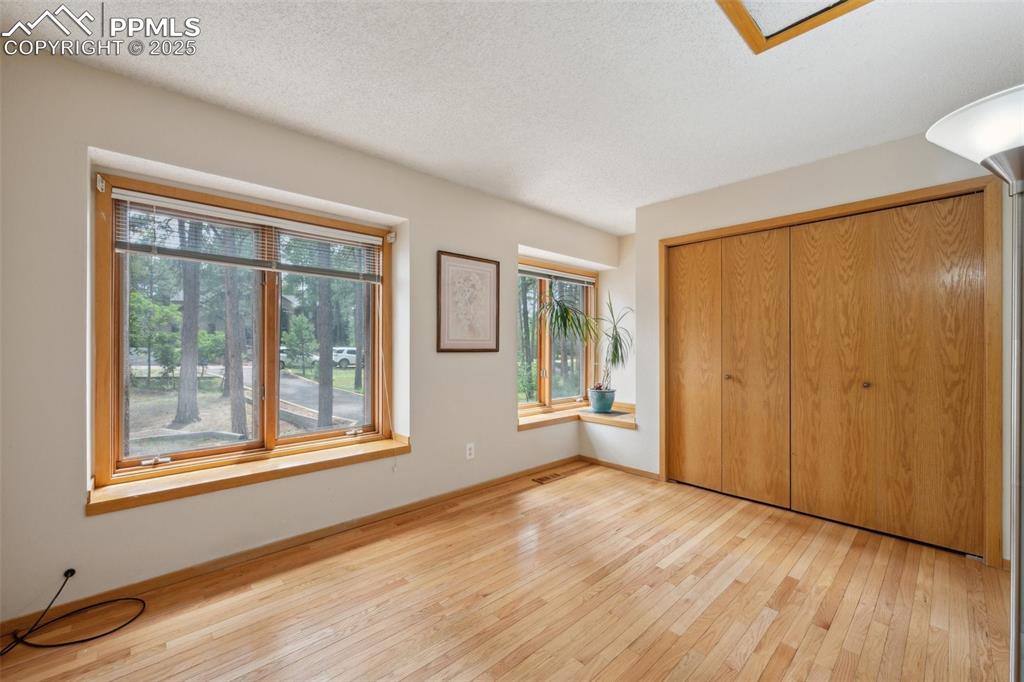 Image 24 of 49: Bedroom