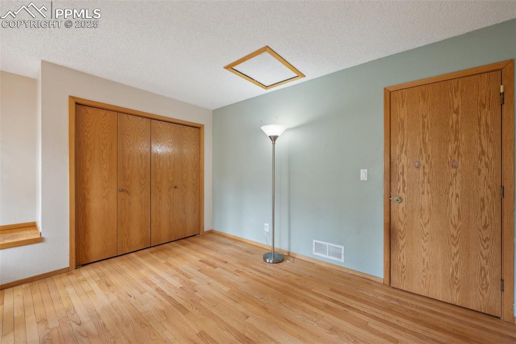 Image 26 of 49: Bedroom