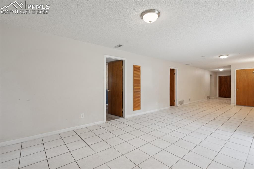 Image 38 of 49: Family Room